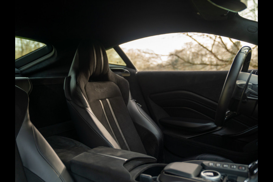 Aston Martin Vantage 4.0 V8 | Carbon pack ext + int | Véél alcantara | Kopi Bronze
