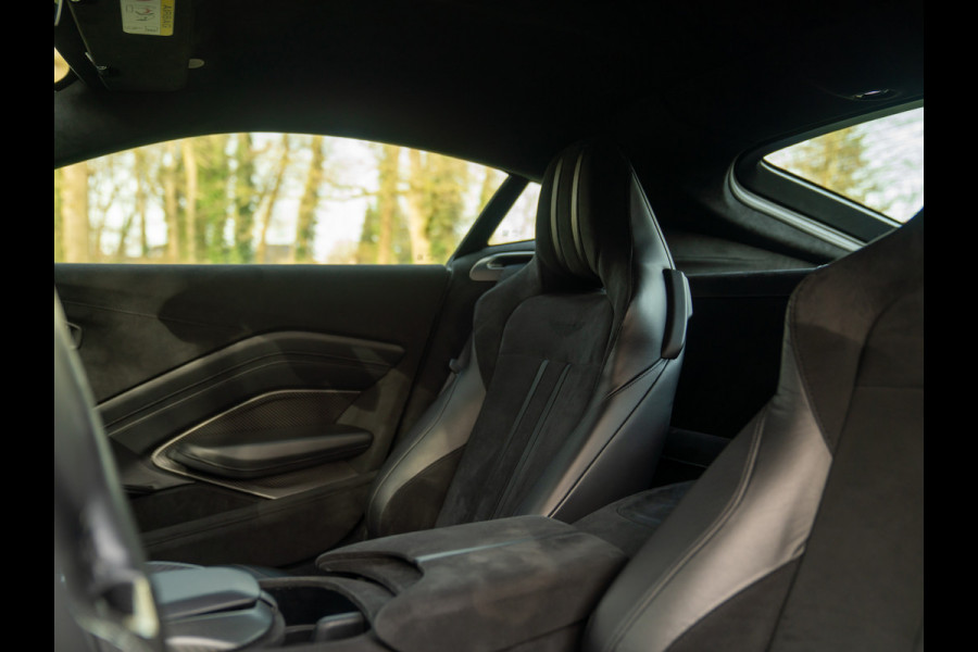 Aston Martin Vantage 4.0 V8 | Carbon pack ext + int | Véél alcantara | Kopi Bronze