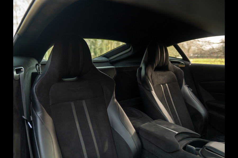 Aston Martin Vantage 4.0 V8 | Carbon pack ext + int | Véél alcantara | Kopi Bronze