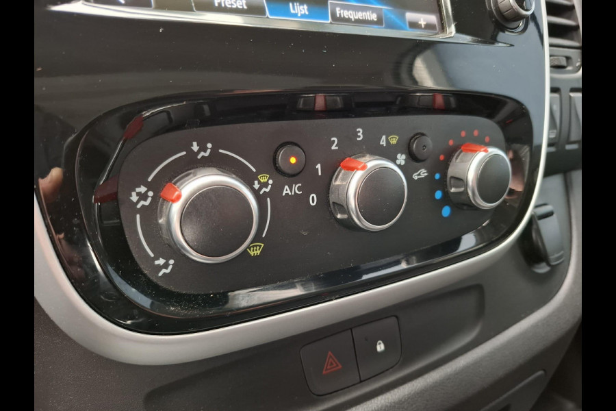 Renault Trafic 2.0 dCi 145 T27 L1H1 Comfort AUTOMAAT / IMPERIAL / NAVI / KASTEN INRICHTING / TREKHAAK