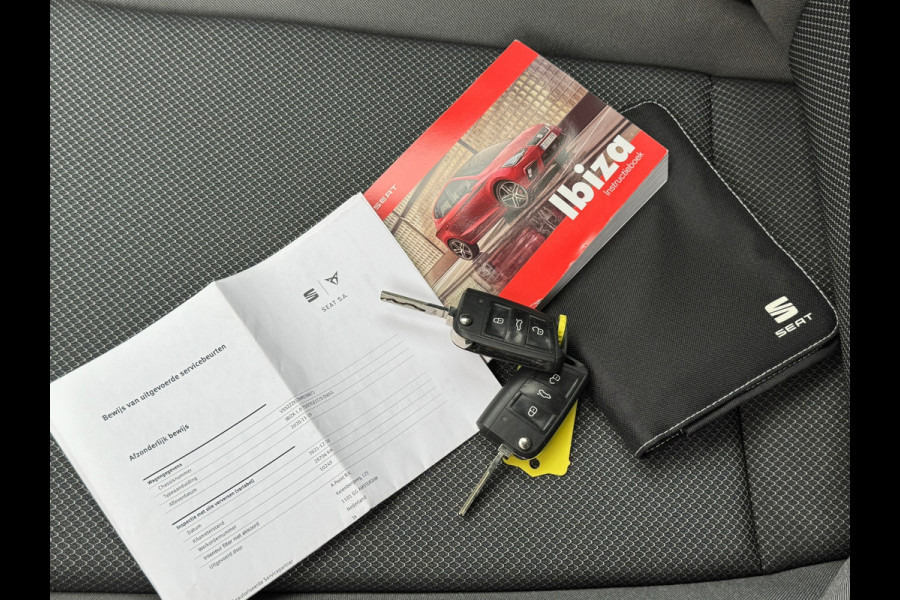 Seat Ibiza 1.0 TSI Style * Navigatie * Camera * Climate Control * Cruise * Licht metaal *