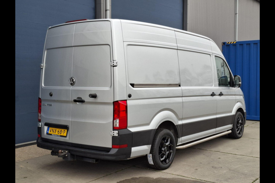 Volkswagen Crafter 35 2.0 TDI L3H3 Comfortline AIRCO / CRUISE CONTROLE / TREKHAAK / 3 ZITS / NAVI / CARPLAY