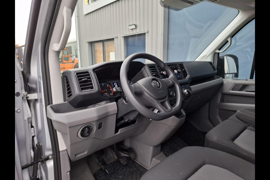 Volkswagen Crafter 35 2.0 TDI L3H3 Comfortline AIRCO / CRUISE CONTROLE / TREKHAAK / 3 ZITS / NAVI / CARPLAY