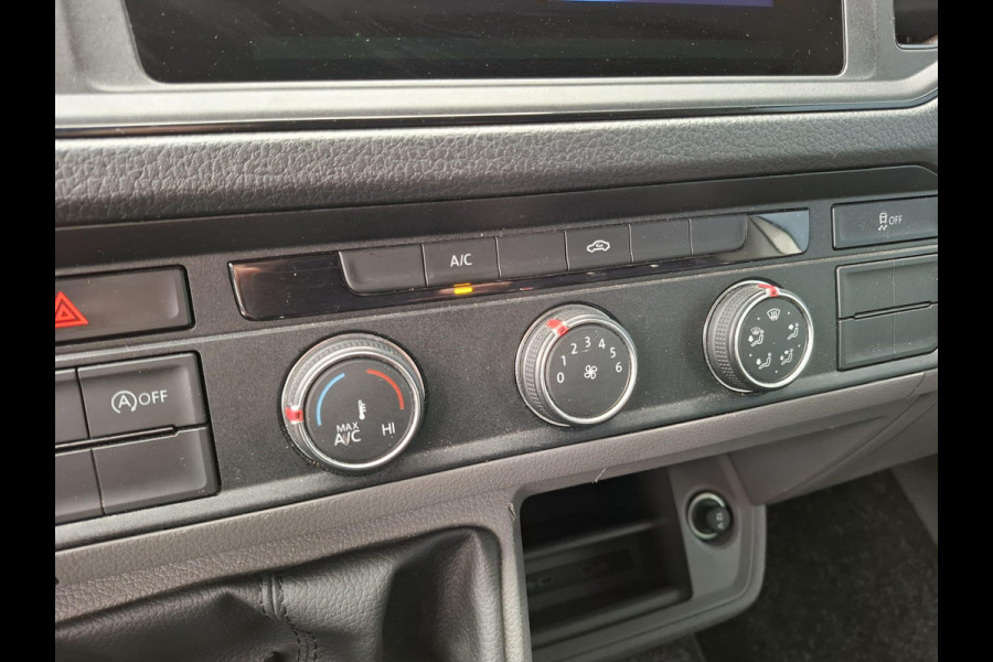Volkswagen Crafter 35 2.0 TDI L3H3 Comfortline AIRCO / CRUISE CONTROLE / TREKHAAK / 3 ZITS / NAVI / CARPLAY