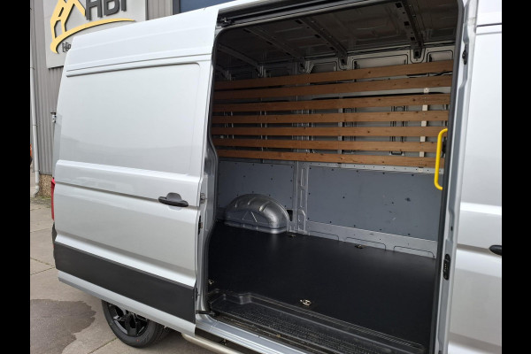 Volkswagen Crafter 35 2.0 TDI L3H3 Comfortline AIRCO / CRUISE CONTROLE / TREKHAAK / 3 ZITS / NAVI / CARPLAY