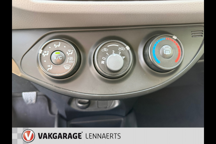 Toyota Yaris 1.0 VVT-i Design Rijklaarprijs / 12 mnd Bovag garantie