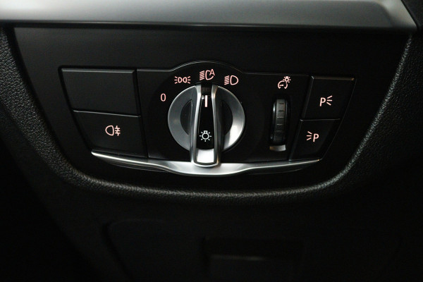 BMW X3 XDrive30e Business Edition Plus M-Sport ( SOH 92%, PANORAMADAK, TREKHAAK, SFEERVERLICHTING, DEALER ONDERHOUDEN)