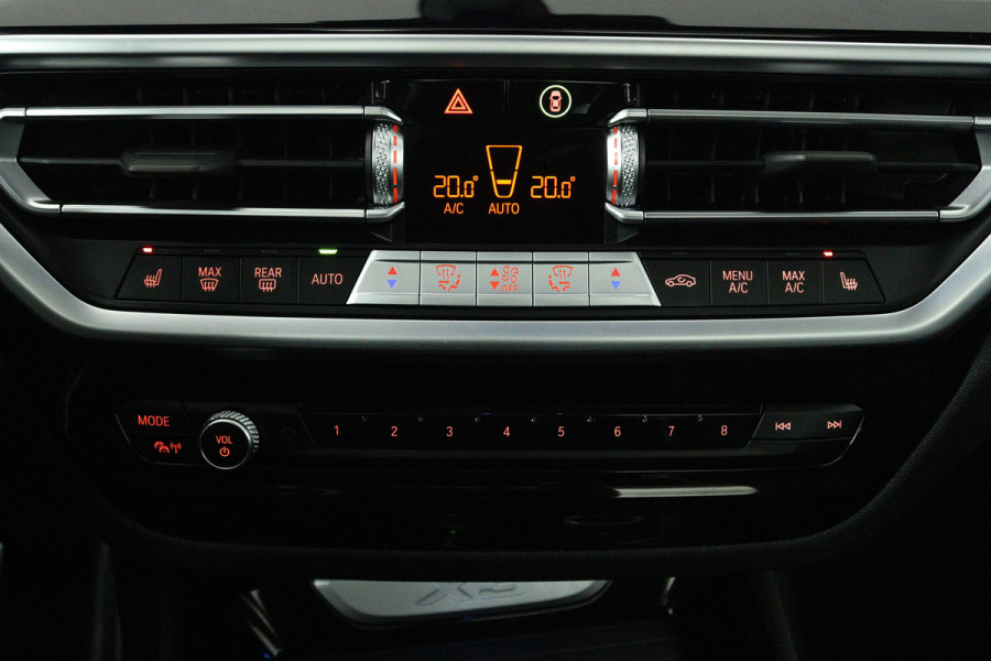 BMW X3 XDrive30e Business Edition Plus M-Sport ( SOH 92%, PANORAMADAK, TREKHAAK, SFEERVERLICHTING, DEALER ONDERHOUDEN)