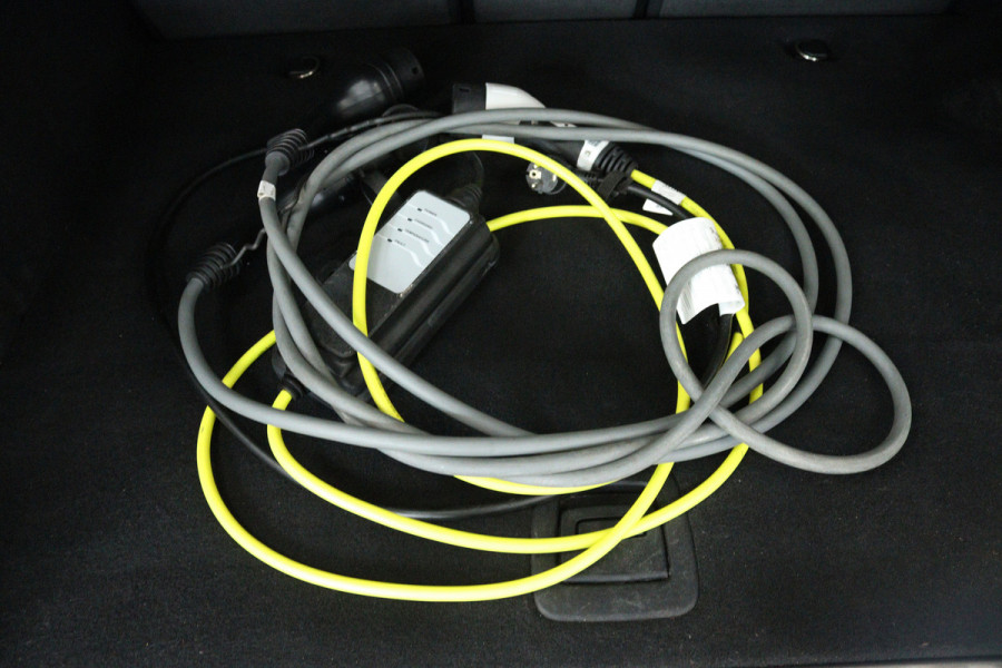 BMW X3 XDrive30e Business Edition Plus M-Sport ( SOH 92%, PANORAMADAK, TREKHAAK, SFEERVERLICHTING, DEALER ONDERHOUDEN)