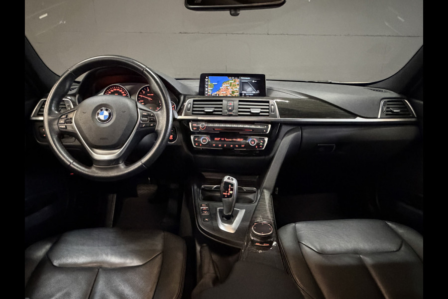 BMW 3 Serie Touring 318i High Executive Automaat | Leder | Stoelverwarming | Full LED | Navi | PDC V+A