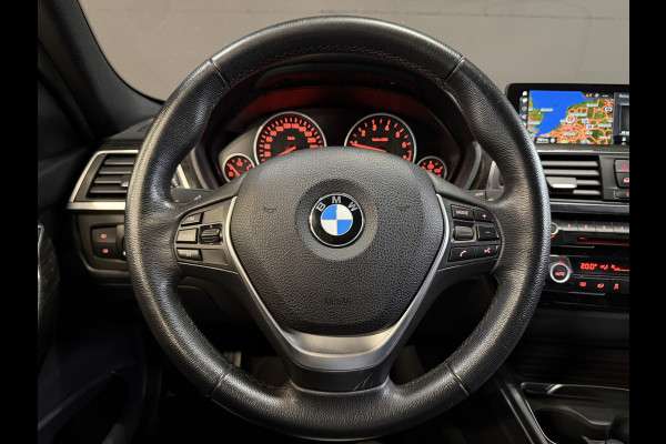 BMW 3 Serie Touring 318i High Executive Automaat | Leder | Stoelverwarming | Full LED | Navi | PDC V+A