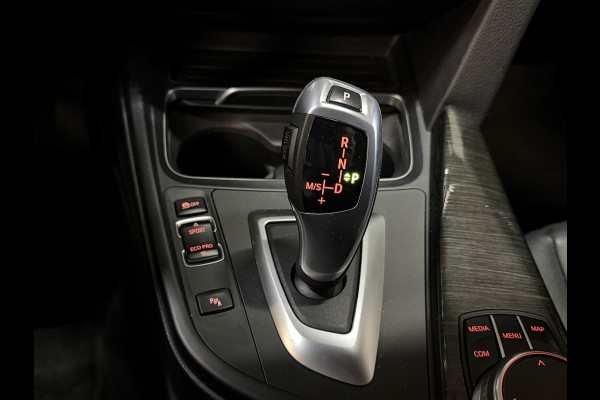 BMW 3 Serie Touring 318i High Executive Automaat | Leder | Stoelverwarming | Full LED | Navi | PDC V+A
