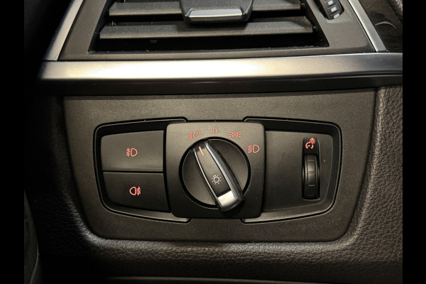 BMW 3 Serie Touring 318i High Executive Automaat | Leder | Stoelverwarming | Full LED | Navi | PDC V+A
