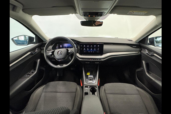 Škoda Octavia Combi 1.0 e-TSI Business Edition Navigatie Apple Carplay/Android Auto Parkeersensoren Adaptive Cruise Control Virtual Cockpit Full Led Climate Control Lichtmetalen velgen