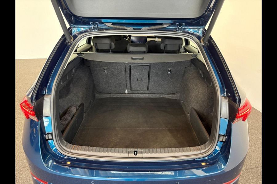 Škoda Octavia Combi 1.0 e-TSI Business Edition Navigatie Apple Carplay/Android Auto Parkeersensoren Adaptive Cruise Control Virtual Cockpit Full Led Climate Control Lichtmetalen velgen