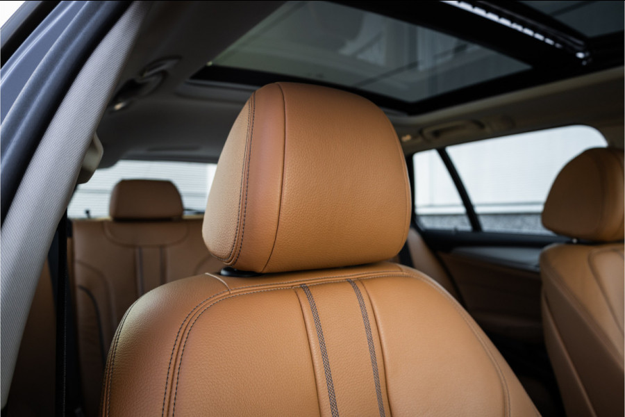 BMW 5 Serie Touring 530e Panoram / Camera / Leder / Elec stoelen /