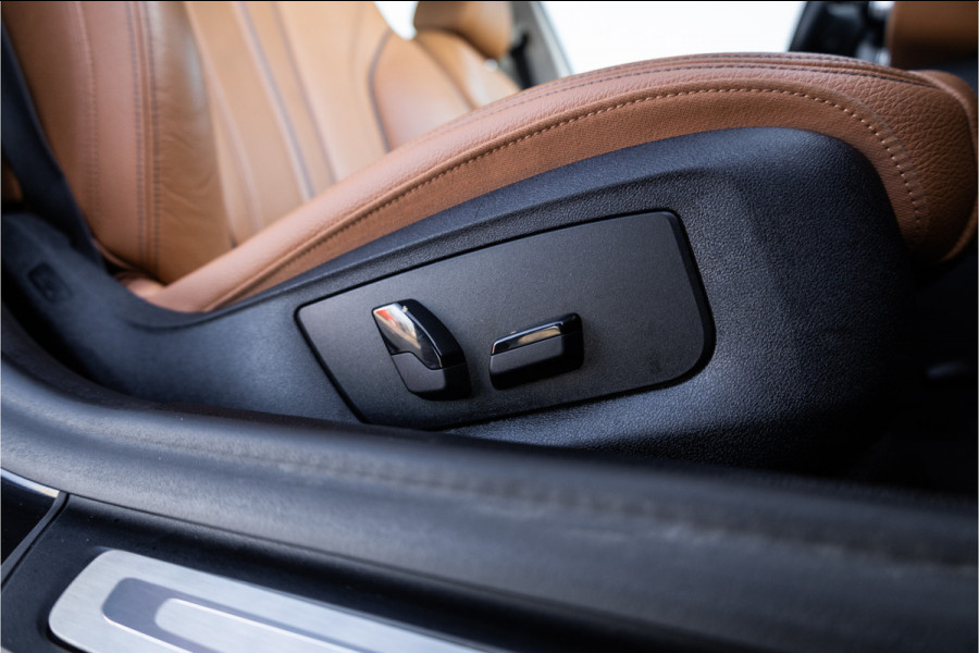 BMW 5 Serie Touring 530e Panoram / Camera / Leder / Elec stoelen /