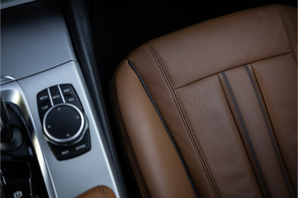 BMW 5 Serie Touring 530e Panoram / Camera / Leder / Elec stoelen /