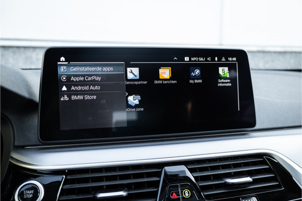 BMW 5 Serie Touring 530e Panoram / Camera / Leder / Elec stoelen /