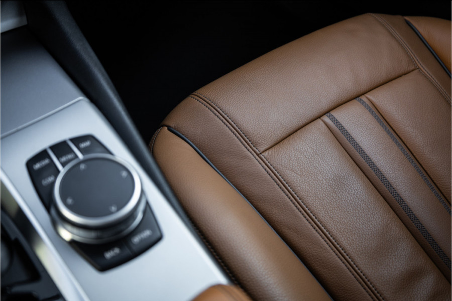 BMW 5 Serie Touring 530e Panoram / Camera / Leder / Elec stoelen /