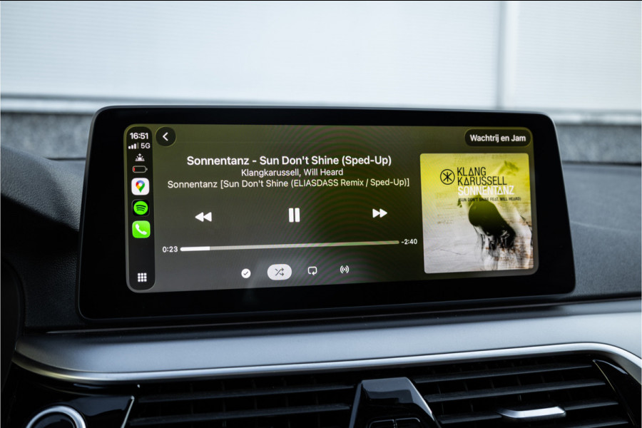 BMW 5 Serie Touring 530e Panoram / Camera / Leder / Elec stoelen /