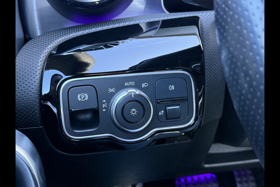 Mercedes-Benz CLA-Klasse Shooting Brake 200 Business Solution AMG | Pano | Ambient Light | LED | Camera | 19 inch