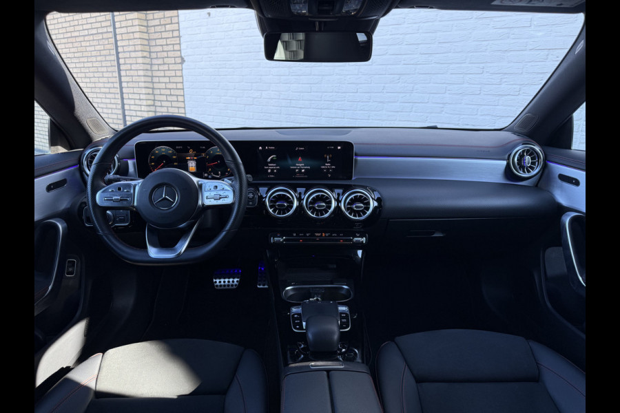 Mercedes-Benz CLA-Klasse Shooting Brake 200 Business Solution AMG | Pano | Ambient Light | LED | Camera | 19 inch