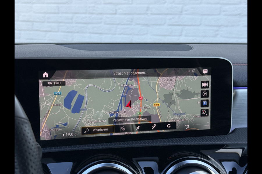 Mercedes-Benz CLA-Klasse Shooting Brake 200 Business Solution AMG | Pano | Ambient Light | LED | Camera | 19 inch