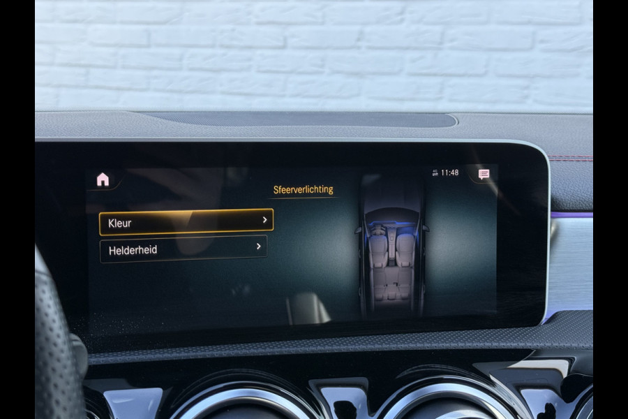 Mercedes-Benz CLA-Klasse Shooting Brake 200 Business Solution AMG | Pano | Ambient Light | LED | Camera | 19 inch