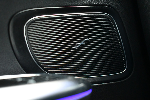 Mercedes-Benz C-Klasse Estate 300 e AMG Line Pano Trekh Distr Memory+Ventilatie HUD 360 Night