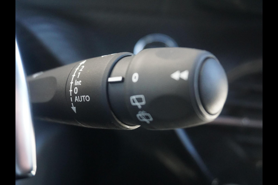 Peugeot 208 1.2 Hybrid 110 e-DCS6 GT | Tot 8 jaar garantie | Vision Pack