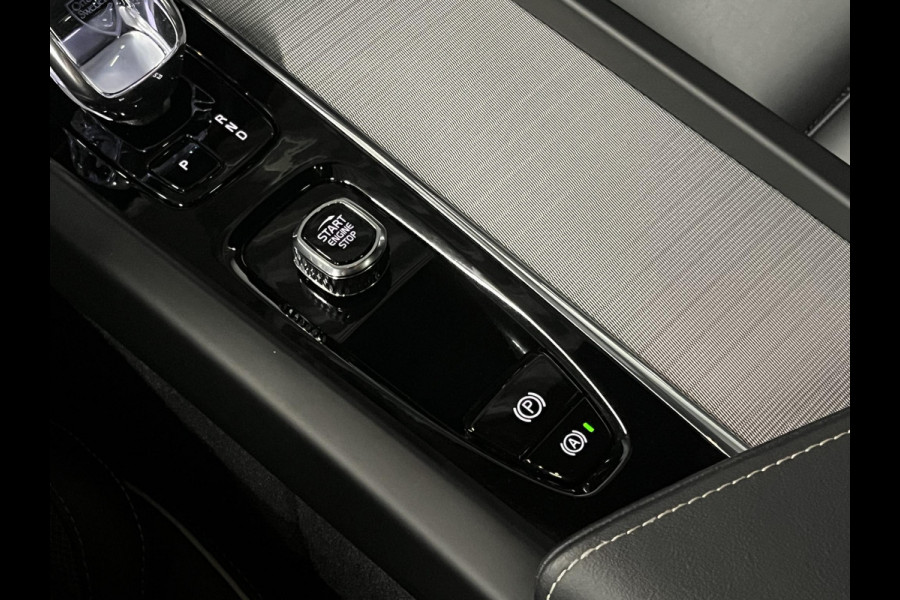 Volvo XC60 2.0 T6 Plug-in hybrid AWD Plus Dark Adapt. Cruise | Open dak | 360 camera | Harman Kardon | Stuur-/stoelverwarming | Memory