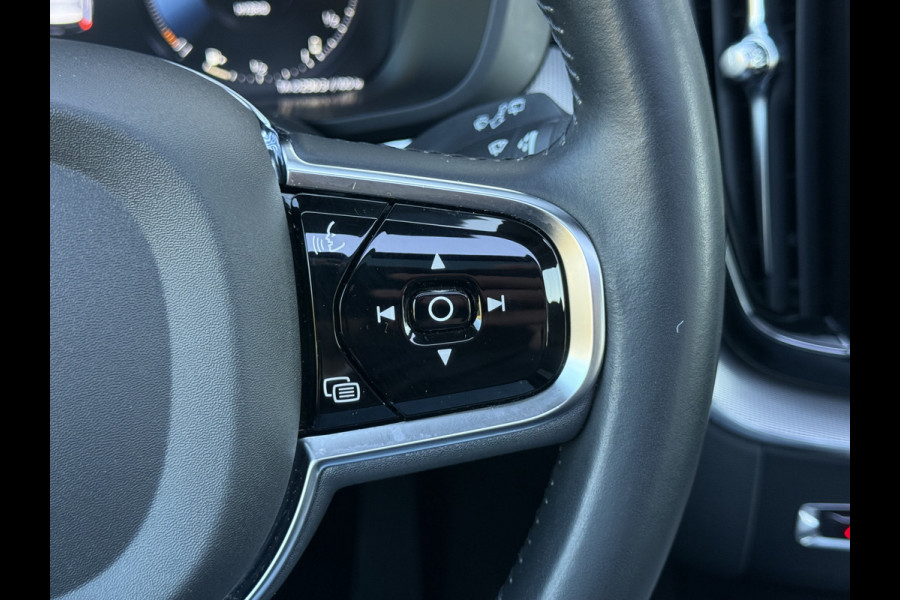 Volvo XC60 2.0 T8 Twin Engine AWD Inscription | Trekhaak | Pano | Leder | Camera | LED | 19 inch