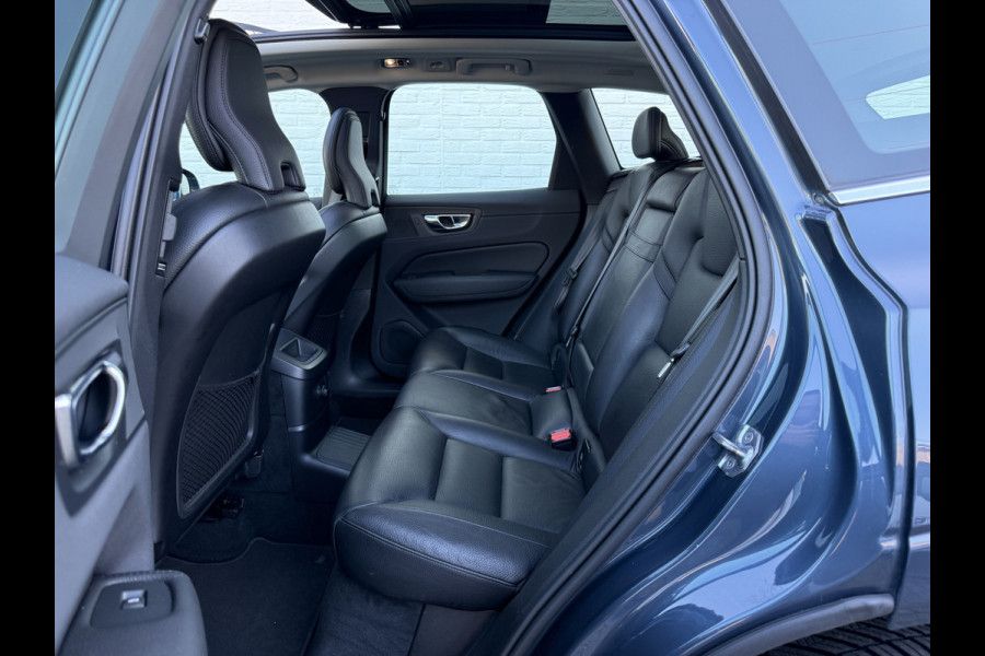 Volvo XC60 2.0 T8 Twin Engine AWD Inscription | Trekhaak | Pano | Leder | Camera | LED | 19 inch