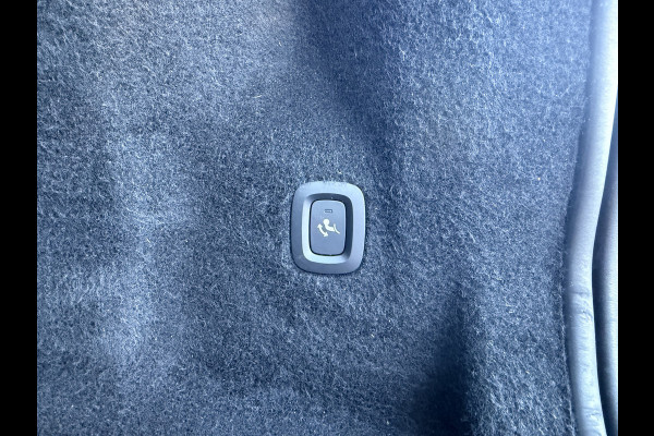 Volvo XC60 2.0 T8 Twin Engine AWD Inscription | Trekhaak | Pano | Leder | Camera | LED | 19 inch