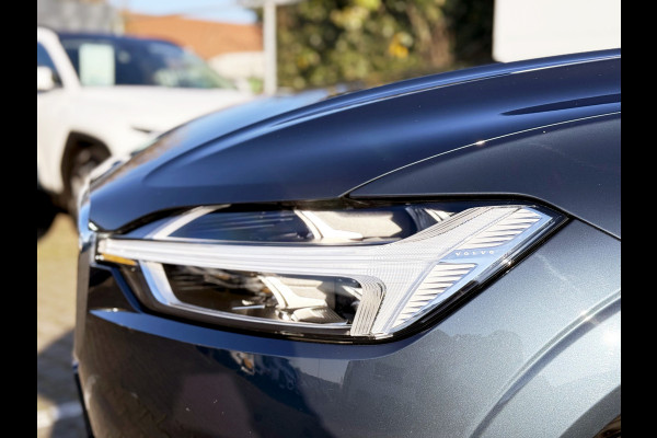 Volvo XC60 2.0 T8 Twin Engine AWD Inscription | Trekhaak | Pano | Leder | Camera | LED | 19 inch