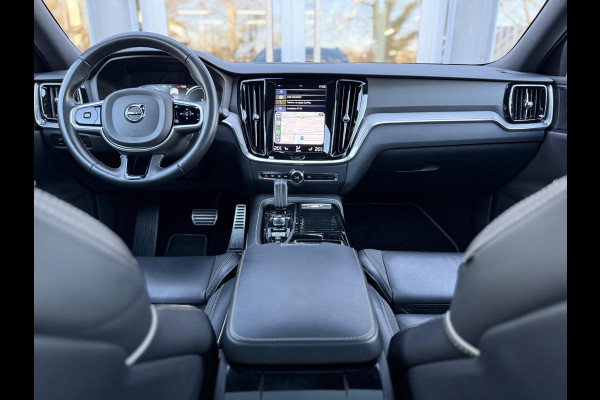 Volvo V60 2.0 T8 Recharge 390PK AWD R-Design |Pano|H/K|360CAM|AutoPilot|Trekhaak