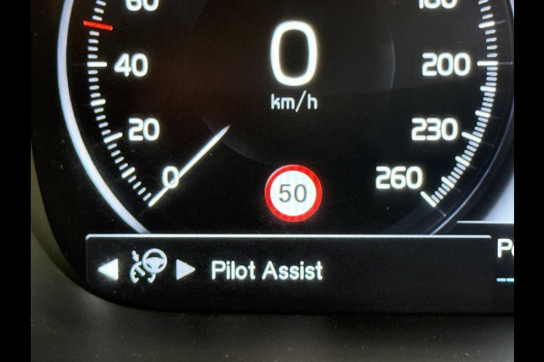 Volvo V60 2.0 T8 Recharge 390PK AWD R-Design |Pano|H/K|360CAM|AutoPilot|Trekhaak