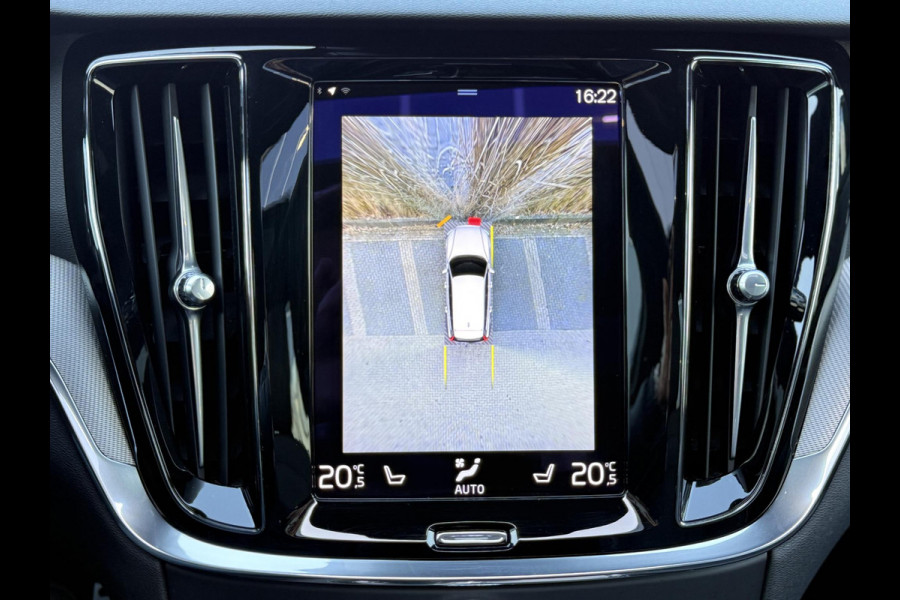 Volvo V60 2.0 T8 Recharge 390PK AWD R-Design |Pano|H/K|360CAM|AutoPilot|Trekhaak