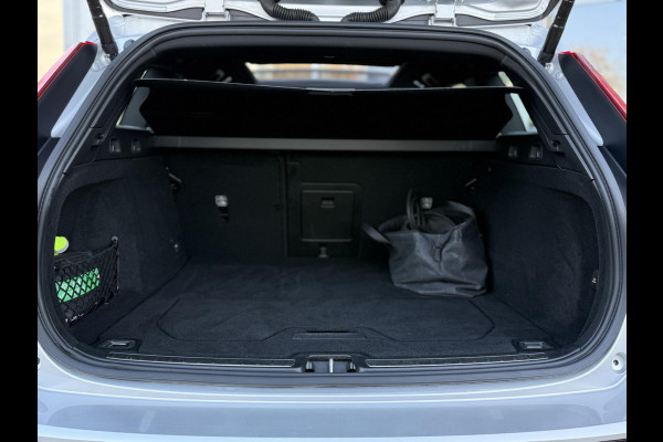 Volvo V60 2.0 T8 Recharge 390PK AWD R-Design |Pano|H/K|360CAM|AutoPilot|Trekhaak