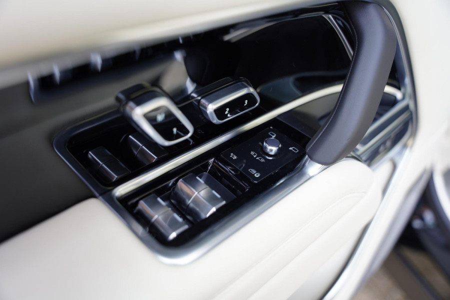 Land Rover Range Rover P550 E Autobiography Perlino Leder / Meridian Signature / Elekt. Trekhaak