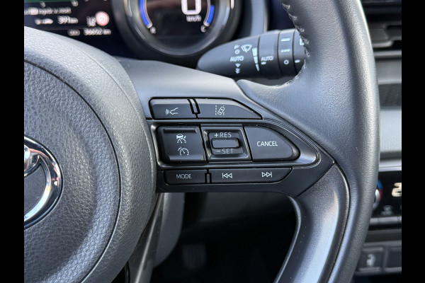 Toyota Yaris 1.5 Hybrid Tokyo Spirit | HUD | ACC | Camera | LED | 17 inch