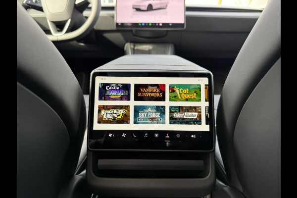 Tesla Model Y Premium Long Range AWD 75 kWh 10.000KM! | AFN. TREKHAAK | FABRIEKSGARANTIE TOT 2029! BTW| NIEUW MODEL