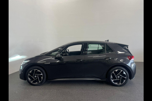 Volkswagen ID.3 Pro 58 kWh Navigatie Apple Carplay/Android Auto Parkeersensoren Adaptive Cruise Control Stoel- en stuurverwarming Lichtmetalen velgen Climate Control