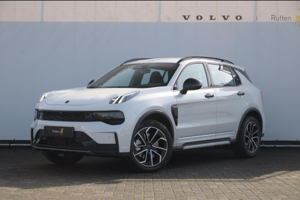 Lynk & Co 01 276PK Automaat Core / Adaptieve cruise control / Stoel - en stuurwielverwarming / Parkeersensoren / Achteruitrijcamera / Apple carplay / Trekhaak / Metallic lak / 19" lichtmetalen velgen