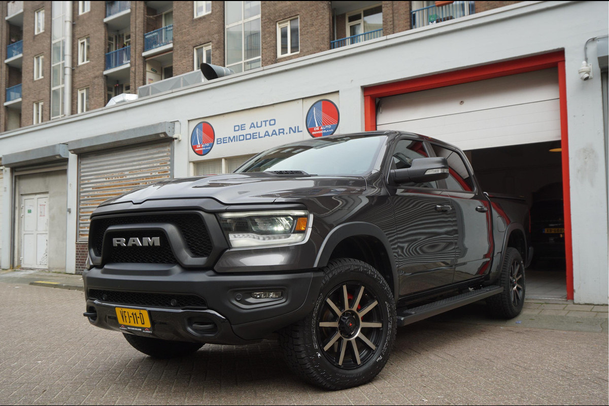 Dodge Ram 1500 5.7 V8 4x4 Rebel Sport | Luchtvering PANO -dak | Black Line | Off Road | Groot Navi | Apple CarPlay | Keyless | 20inch | Harman Kardon | Full LED | LPG onderbouw | excl BTW 3/2026 beurt + 4x Banden