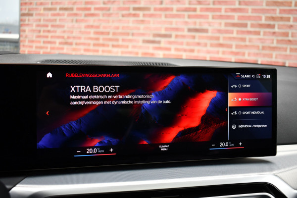 BMW 3 Serie Touring 330e M-Sport Brooklyn Pano HUD 19inch HiFi