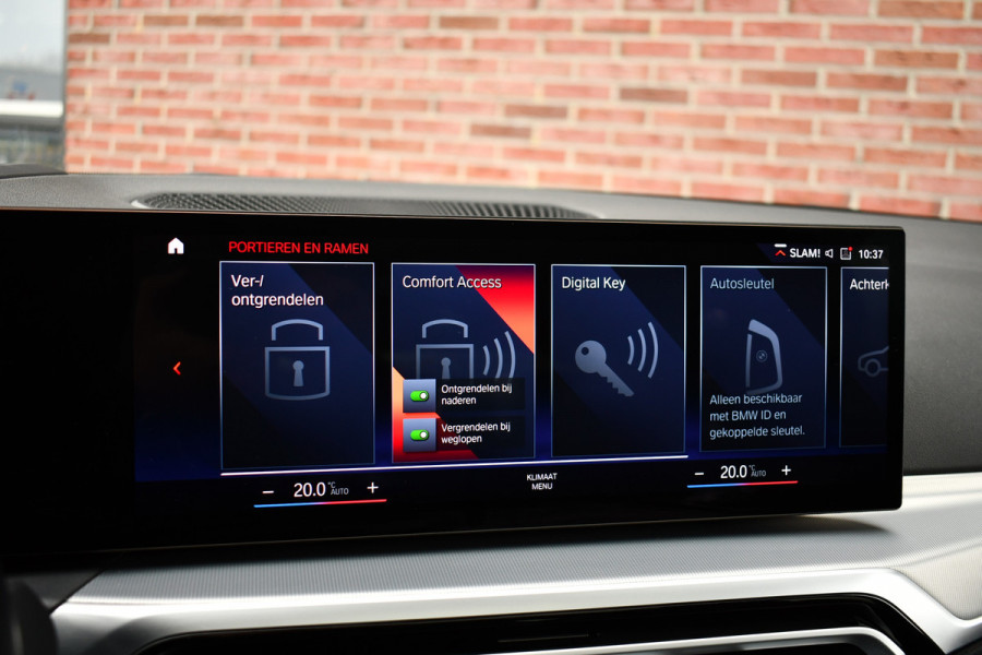 BMW 3 Serie Touring 330e M-Sport Brooklyn Pano HUD 19inch HiFi