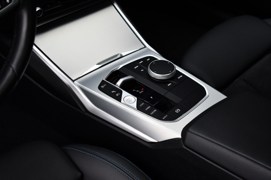 BMW 3 Serie Touring 330e M-Sport Brooklyn Pano HUD 19inch HiFi