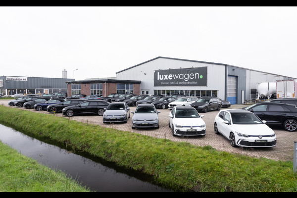 BMW 3 Serie Touring 330e M-Sport Brooklyn Pano HUD 19inch HiFi